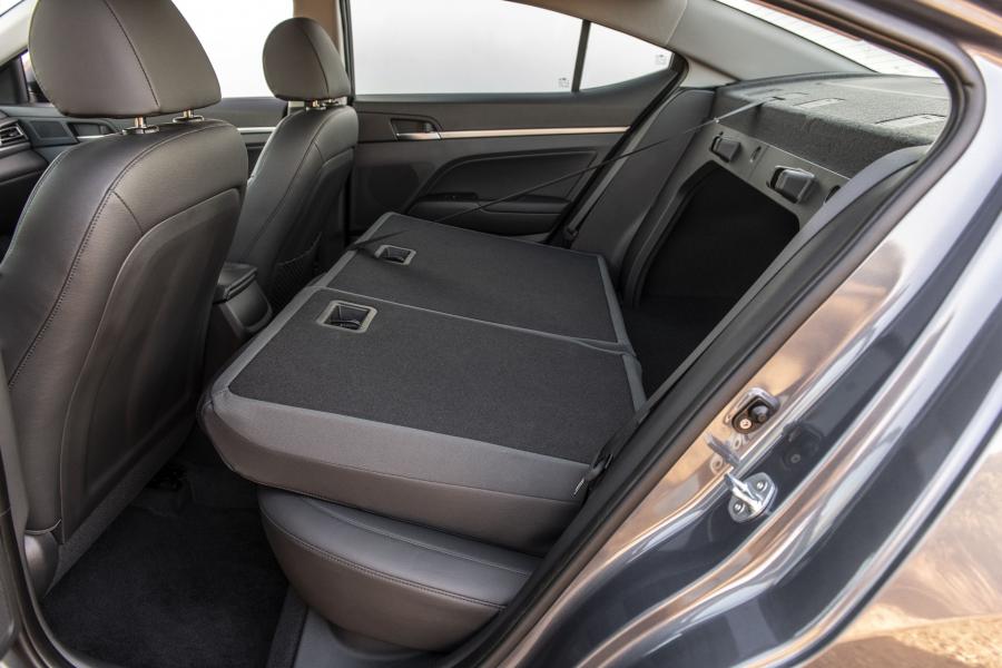 Интерьер Hyundai Elantra Limited (AD) 2018 года  (NA) (фото 28 из 42)